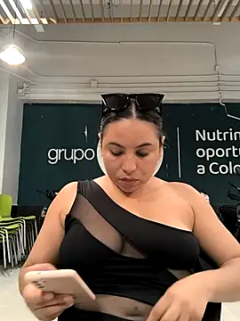 Snapshot of Francesca_ferrari chatting on March 2025 05:41:02 PM Francesca ferrari online show from March 2025 05:41:02 PM