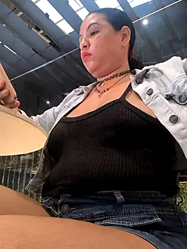 Snapshot of Francesca_ferrari chatting on September 2025 08:27:01 PM Francesca ferrari online show from September 2025 08:27:01 PM