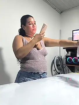 Snapshot of Francesca_ferrari chatting on November 2025 09:29:02 PM Francesca ferrari online show from November 2025 09:29:02 PM