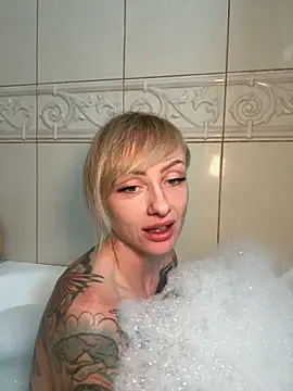 Snapshot of haileyhope_ chatting on December 2025 09:25:02 PM haileyhope online show from December 2025 09:25:02 PM