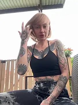 haileyhope  online show from April 2026 10:43:02 AM