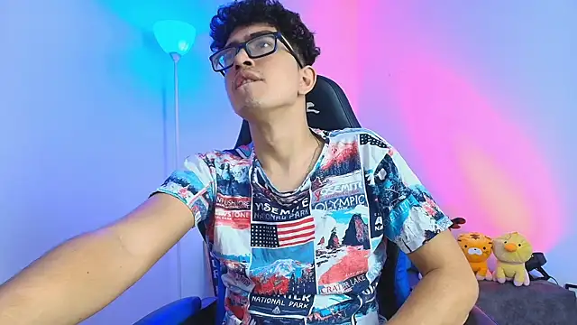 TylerWhite  online show from December 2025 04:28:01 AM