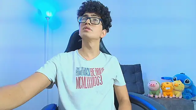 TylerWhite  online show from November 2025 03:32:02 AM