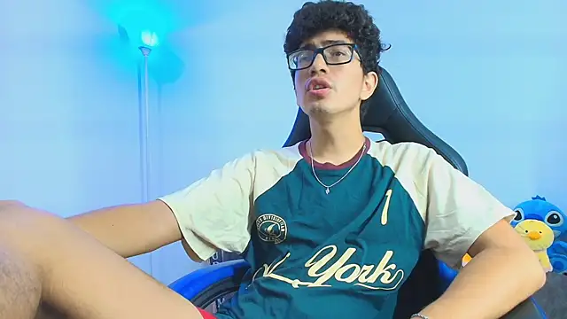 TylerWhite  online show from October 2025 03:44:01 AM