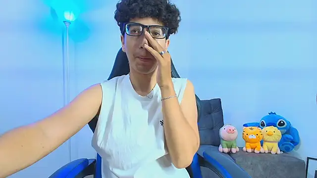 TylerWhite  online show from November 2025 03:33:02 AM