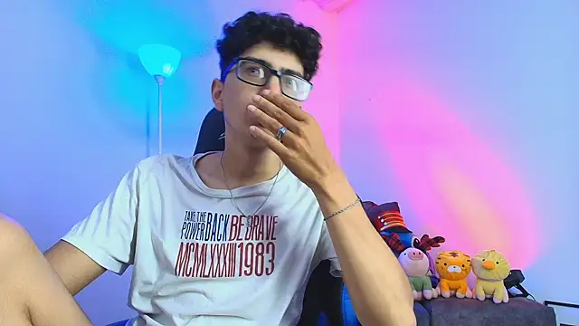 TylerWhite  online show from December 2025 06:38:02 AM