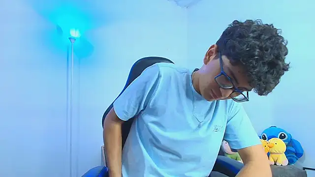 TylerWhite  online show from October 2025 03:49:02 AM