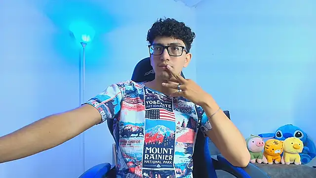 TylerWhite  online show from October 2025 07:58:02 PM