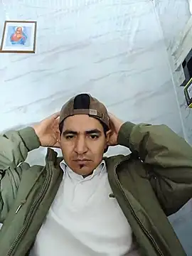 Snapshot of latino17 chatting on November 2025 06:50:01 AM latino17 online show from November 2025 06:50:01 AM