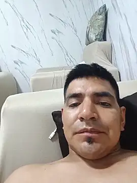 Snapshot of latino17 chatting on March 2026 03:13:01 AM latino17 online show from March 2026 03:13:01 AM