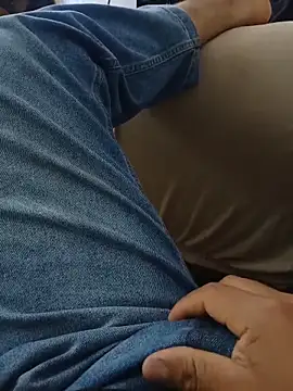 Snapshot of latino17 chatting on November 2025 07:18:02 PM latino17 online show from November 2025 07:18:02 PM