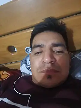 Snapshot of latino17 chatting on January 2026 07:03:01 AM latino17 online show from January 2026 07:03:01 AM