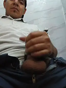 Snapshot of latino17 chatting on November 2025 06:24:02 AM latino17 online show from November 2025 06:24:02 AM