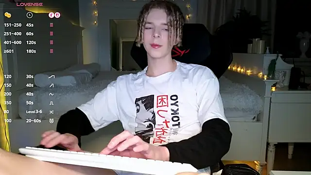 Kudi Minnt online show from April 2026 07:59:02 PM