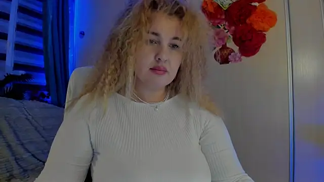 CoraSwon online show from November 2025 10:58:01 PM