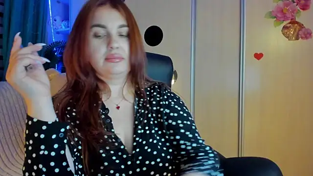 CoraSwon online show from April 2026 05:14:02 PM