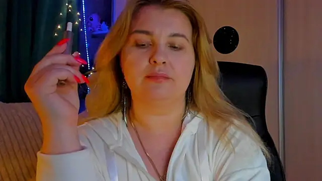 CoraSwon online show from March 2026 04:44:01 PM