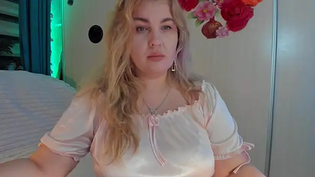 CoraSwon online show from October 2025 10:30:02 PM