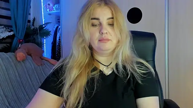 CoraSwon online show from February 2026 06:40:02 PM