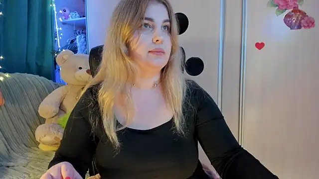 CoraSwon online show from March 2026 05:49:01 PM