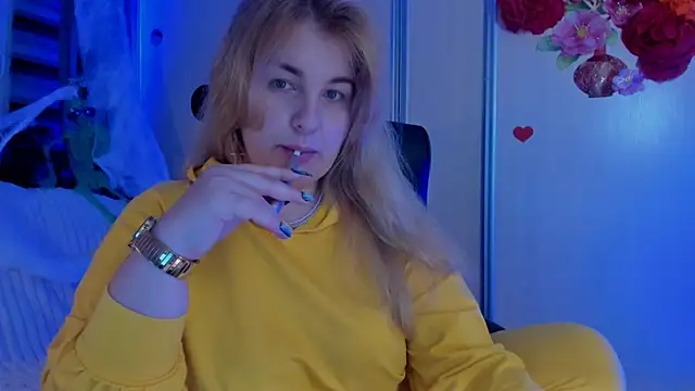 CoraSwon online show from November 2025 11:19:02 PM