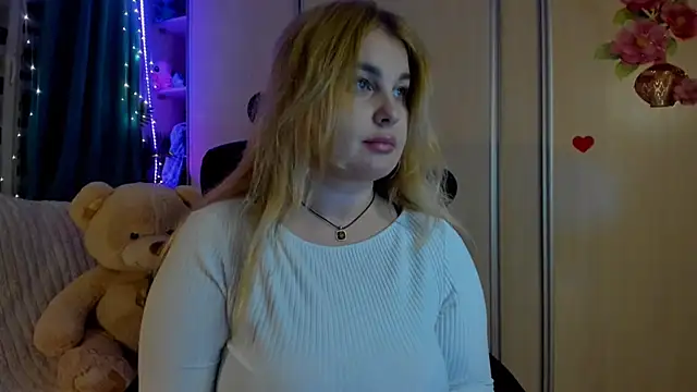 CoraSwon online show from March 2026 07:15:01 PM