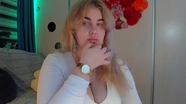 CoraSwon online show from October 2025 11:27:02 PM