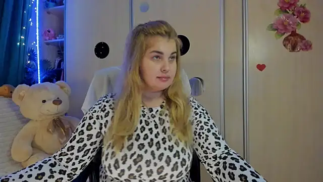 CoraSwon online show from March 2026 05:42:01 PM