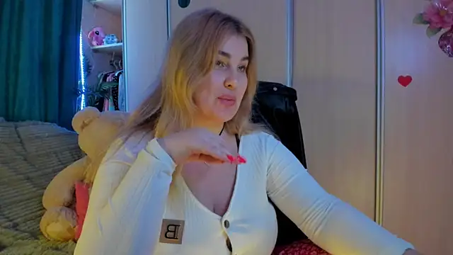 CoraSwon online show from March 2026 12:22:02 PM