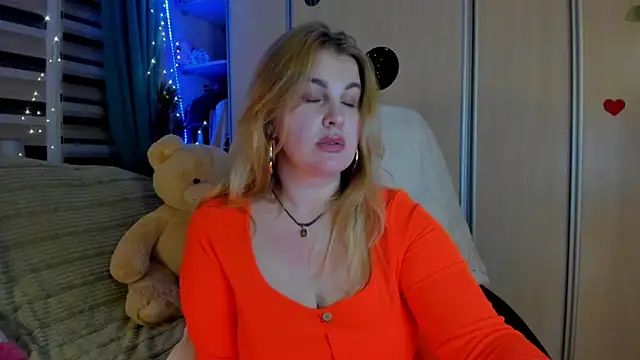 CoraSwon online show from March 2026 06:52:02 PM