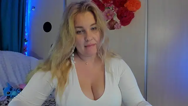 Snapshot of CoraSwon chatting on September 2025 06:41:02 AM CoraSwon online show from September 2025 06:41:02 AM
