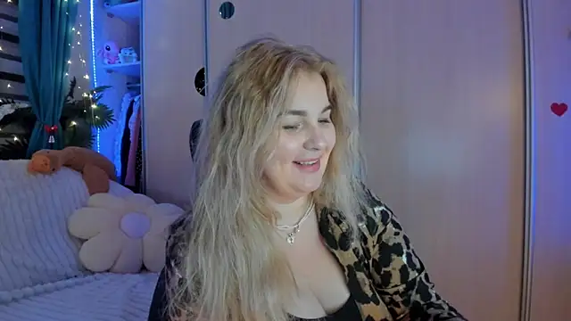 CoraSwon online show from February 2026 03:07:01 PM