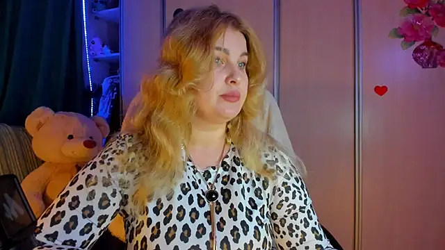 CoraSwon online show from March 2026 03:01:02 PM