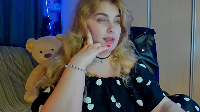 CoraSwon online show from March 2026 06:31:02 PM