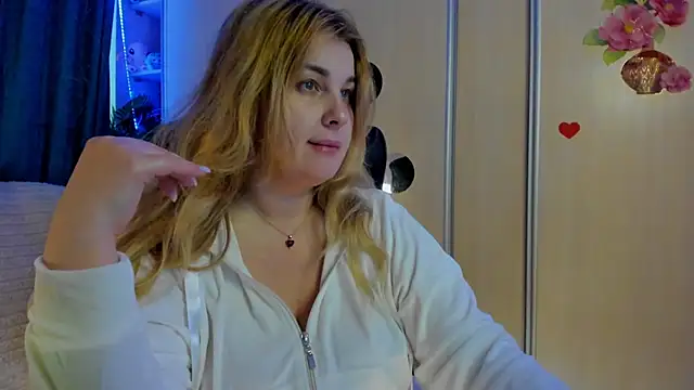 CoraSwon online show from April 2026 07:24:01 AM