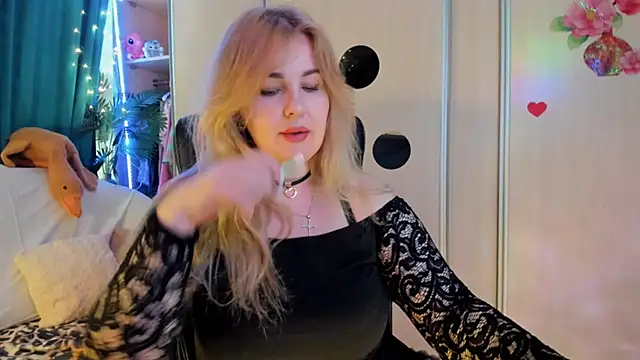 CoraSwon online show from February 2026 06:58:02 AM