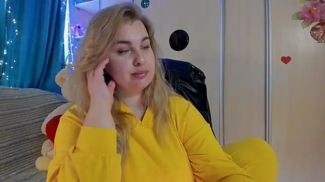 CoraSwon online show from March 2026 02:32:02 PM