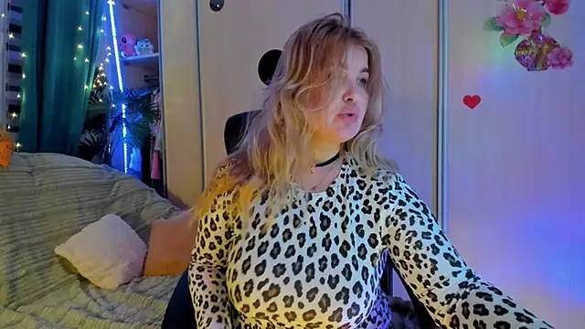 CoraSwon online show from February 2026 05:03:01 PM