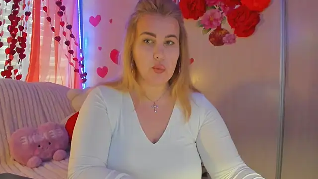Snapshot of CoraSwon chatting on February 2025 07:34:02 AM CoraSwon online show from February 2025 07:34:02 AM