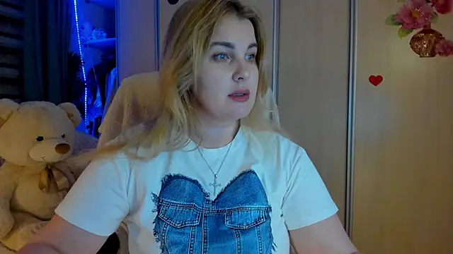 CoraSwon online show from March 2026 07:24:02 PM