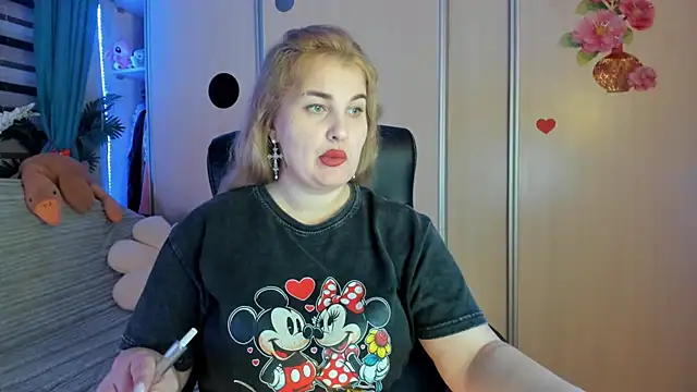 CoraSwon online show from February 2026 03:44:02 PM