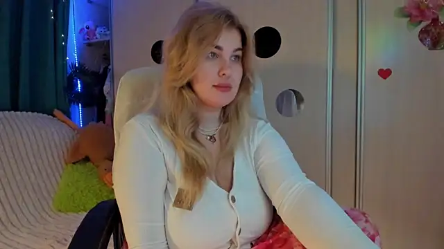 CoraSwon online show from February 2026 04:07:02 PM