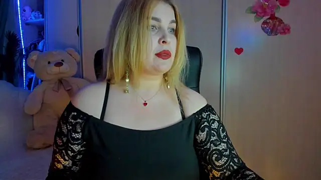 CoraSwon online show from April 2026 05:19:02 PM