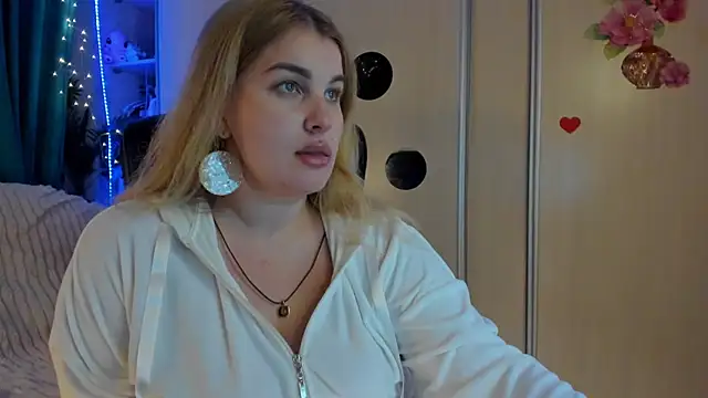 CoraSwon online show from March 2026 06:10:01 PM