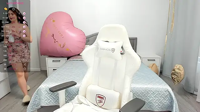 Snapshot of ariel_grand chatting on February 2025 07:07:01 AM ariel grand online show from February 2025 07:07:01 AM