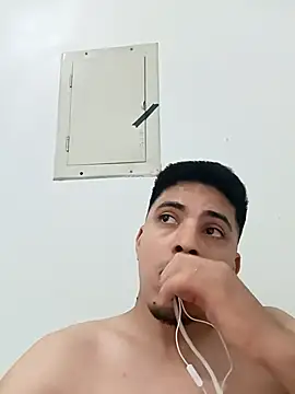 Snapshot of Fiel77 chatting on November 2025 10:24:02 PM Fiel77 online show from November 2025 10:24:02 PM