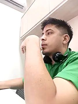 Snapshot of Fiel77 chatting on February 2026 01:11:01 PM Fiel77 online show from February 2026 01:11:01 PM