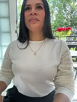 Snapshot of Sofia_Convers chatting on May 2026 01:00:02 PM Sofia Convers online show from May 2026 01:00:02 PM