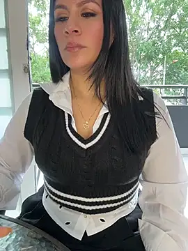 Snapshot of Sofia_Convers chatting on May 2026 12:44:01 PM Sofia Convers online show from May 2026 12:44:01 PM