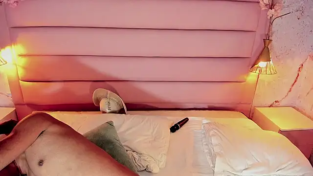 Maxim-Walker online show from September 2025 03:07:01 PM